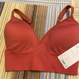 Athleta Embrace D-DD Bra